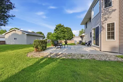 Exterior - 506 Havens Dr, Hudson, IL 61748 photo 6 of 8