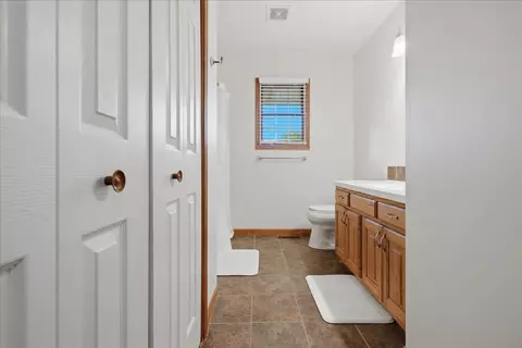 Bath - 506 Havens Dr, Hudson, IL 61748 photo 4 of 5