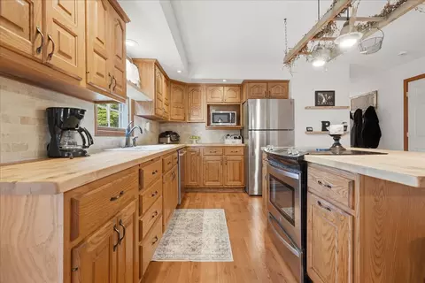 Kitchen - 506 Havens Dr, Hudson, IL 61748 photo 7 of 8