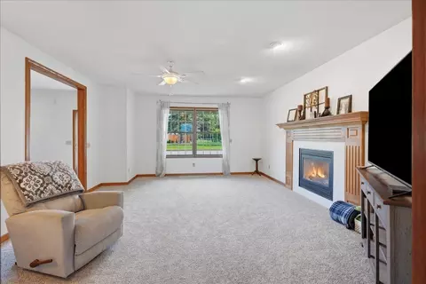 Living - 506 Havens Dr, Hudson, IL 61748 photo 1 of 7