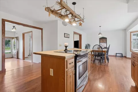 Entry Way - 506 Havens Dr, Hudson, IL 61748 photo 3 of 4