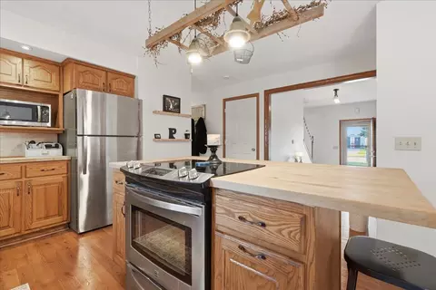 Kitchen - 506 Havens Dr, Hudson, IL 61748 photo 6 of 8