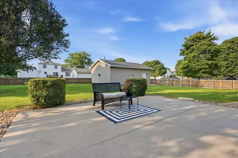 Exterior - 506 Havens Dr, Hudson, IL 61748 photo 8 of 8