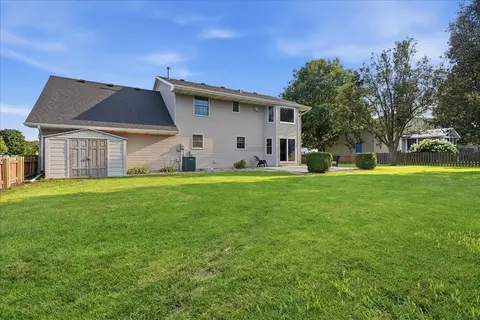 Exterior - 506 Havens Dr, Hudson, IL 61748 photo 3 of 8