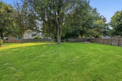 Exterior - 506 Havens Dr, Hudson, IL 61748 photo 4 of 8