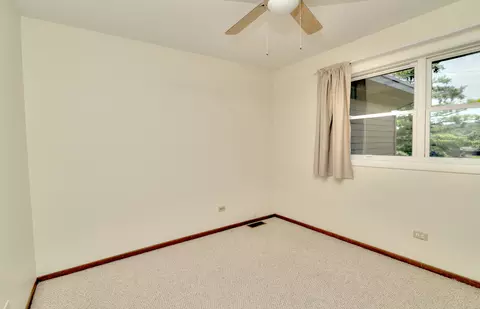 Bedroom - 9925 Amanda Ln, Algonquin, IL 60102 photo 6 of 7