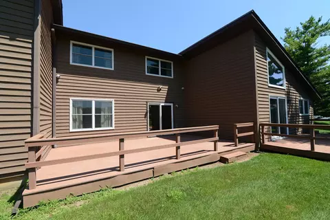 Exterior - 9925 Amanda Ln, Algonquin, IL 60102 photo 4 of 11