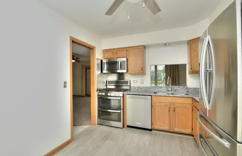 Kitchen - 9925 Amanda Ln, Algonquin, IL 60102 photo 2 of 4