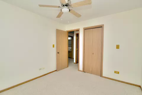 Bedroom - 9925 Amanda Ln, Algonquin, IL 60102 photo 5 of 7