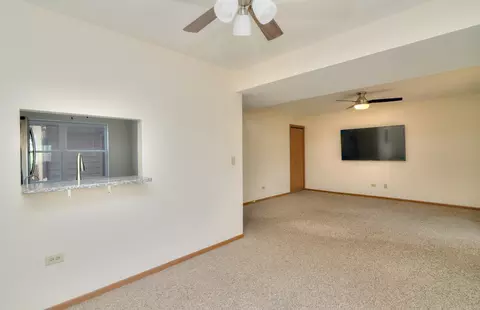 Living - 9925 Amanda Ln, Algonquin, IL 60102 photo 1 of 6