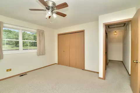Bedroom - 9925 Amanda Ln, Algonquin, IL 60102 photo 2 of 7