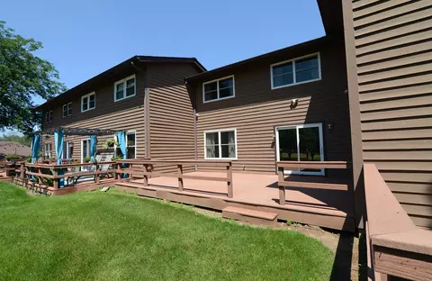 Exterior - 9925 Amanda Ln, Algonquin, IL 60102 photo 7 of 11