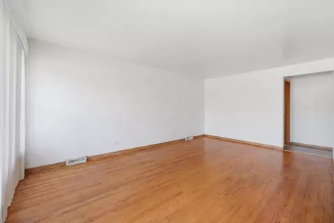 Living - 14333 Drexel Ave, Dolton, IL 60419 photo 4 of 4
