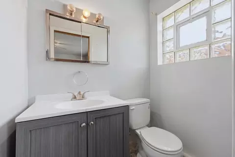 Bath - 14333 Drexel Ave, Dolton, IL 60419 photo 1 of 2