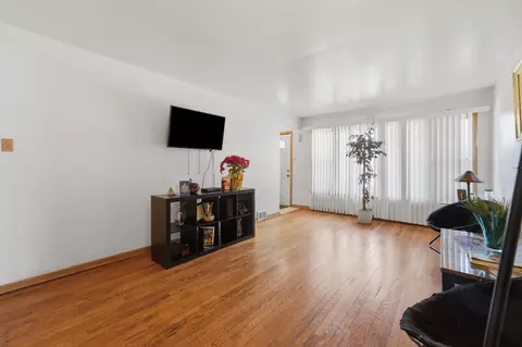 Living - 14333 Drexel Ave, Dolton, IL 60419 photo 3 of 4