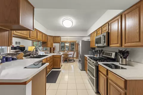 Kitchen - 1161 Wakefield Ln, Bartlett, IL 60103 photo 2 of 2