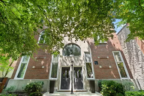 1050 W Webster Ave #1E, Chicago, IL 60614