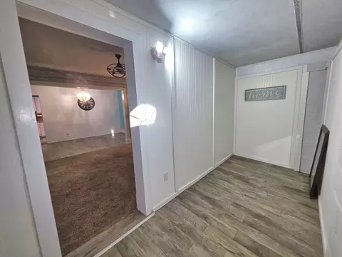 Entry Way - 1502 N Walnut St, Olney, IL 62450 photo 2 of 4