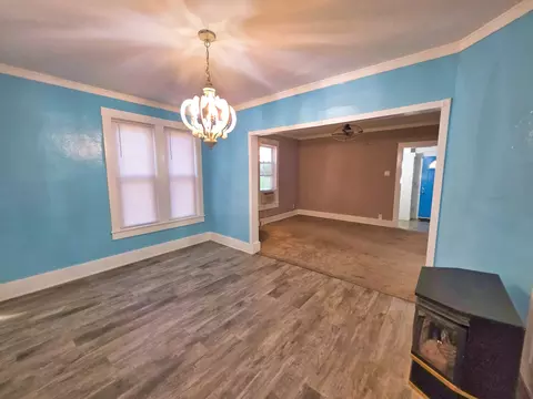 Living - 1502 N Walnut St, Olney, IL 62450 photo 8 of 11