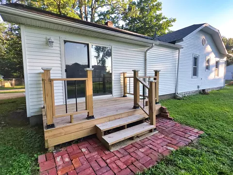 Exterior - 1502 N Walnut St, Olney, IL 62450 photo 11 of 12