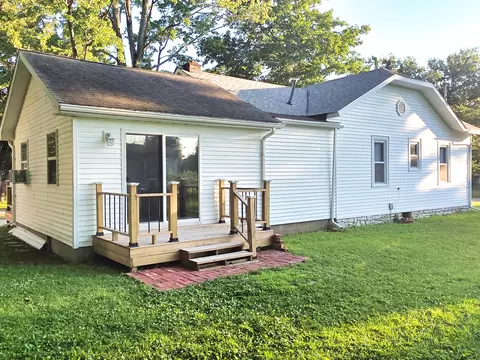 Exterior - 1502 N Walnut St, Olney, IL 62450 photo 9 of 12