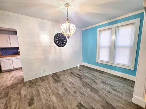 Dining - 1502 N Walnut St, Olney, IL 62450 photo 2 of 4