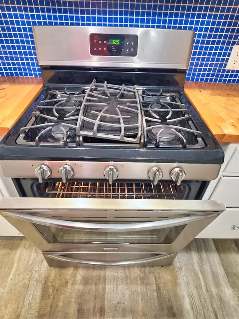 Kitchen - 1502 N Walnut St, Olney, IL 62450 photo 11 of 13