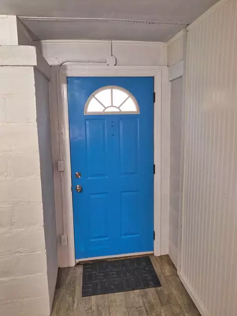 Entry Way - 1502 N Walnut St, Olney, IL 62450 photo 1 of 4