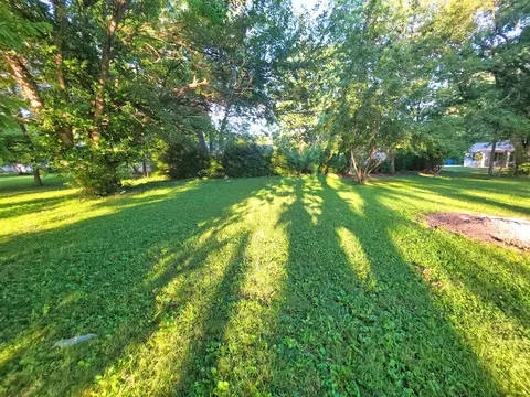 Exterior - 1502 N Walnut St, Olney, IL 62450 photo 6 of 12
