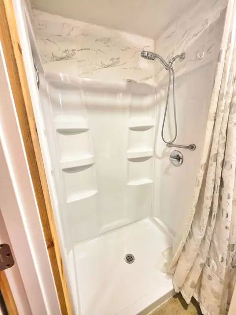 Bath - 1502 N Walnut St, Olney, IL 62450 photo 6 of 12