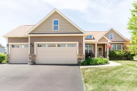 2331 Coventry Cir S, Sycamore, IL 60178