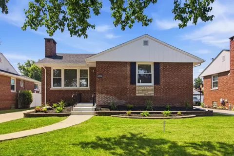 10251 Kent St, Westchester, IL 60154
