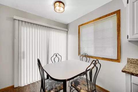 1264 Reading Ct, Wheaton, IL 60189 photo 9