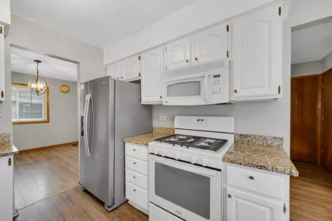 1264 Reading Ct, Wheaton, IL 60189 photo 10