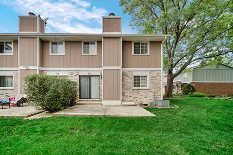 1264 Reading Ct, Wheaton, IL 60189 photo 4