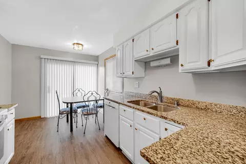 1264 Reading Ct, Wheaton, IL 60189 photo 11
