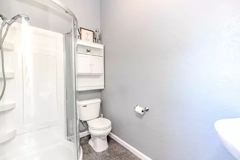 Bath - 700 E Cedar St, Le Roy, IL 61752 photo 3 of 3