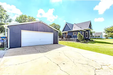 Other - 700 E Cedar St, Le Roy, IL 61752 photo 4 of 7