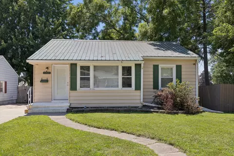 1241 8th Ave S, Clinton, IA 52732