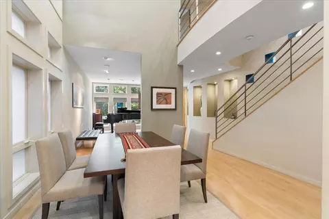 Dining - 930 W Wolfram St, Chicago, IL 60657 photo 3 of 5