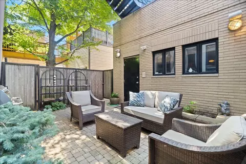 Exterior - 930 W Wolfram St, Chicago, IL 60657 photo 11 of 12