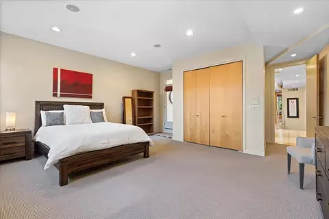 Bedroom - 930 W Wolfram St, Chicago, IL 60657 photo 5 of 7