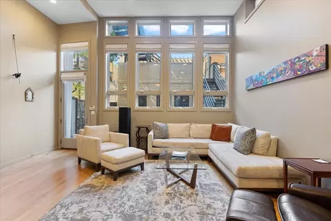 Living - 930 W Wolfram St, Chicago, IL 60657 photo 2 of 6
