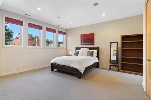 Bedroom - 930 W Wolfram St, Chicago, IL 60657 photo 3 of 7