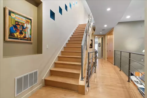 Entry Way - 930 W Wolfram St, Chicago, IL 60657 photo 4 of 5