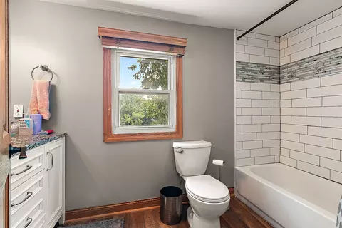 Bath - 5205 Deerfield Dr, Morris, IL 60450 photo 4 of 5