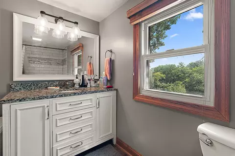 Bath - 5205 Deerfield Dr, Morris, IL 60450 photo 5 of 5