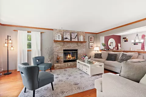 Living - 5205 Deerfield Dr, Morris, IL 60450 photo 1 of 2
