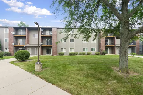 727 Elm Ln #308, Woodstock, IL 60098