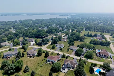 View/Area - 1102 Joseph Cir, Johnsburg, IL 60051 photo 3 of 8